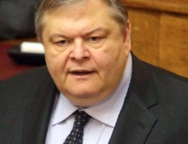 Άγριος καβγάς μεταξύ Τ. Πετρόπουλου - Γ. Κουτσούκου για τον Ε. Βενιζέλο - «Όχι σε εμένα αυτά, είσαι αυθάδης!»